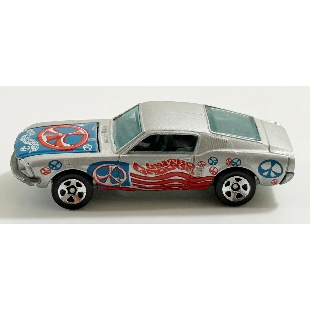 Hot Wheels 1967 Ford Mustang Kids 1:64 Silver Peace Sign United Groove 1968 Base